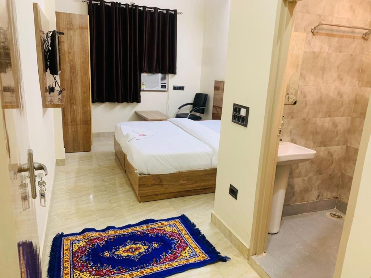 Hotel Shri Ram นิวเดลี ภายนอก รูปภาพ