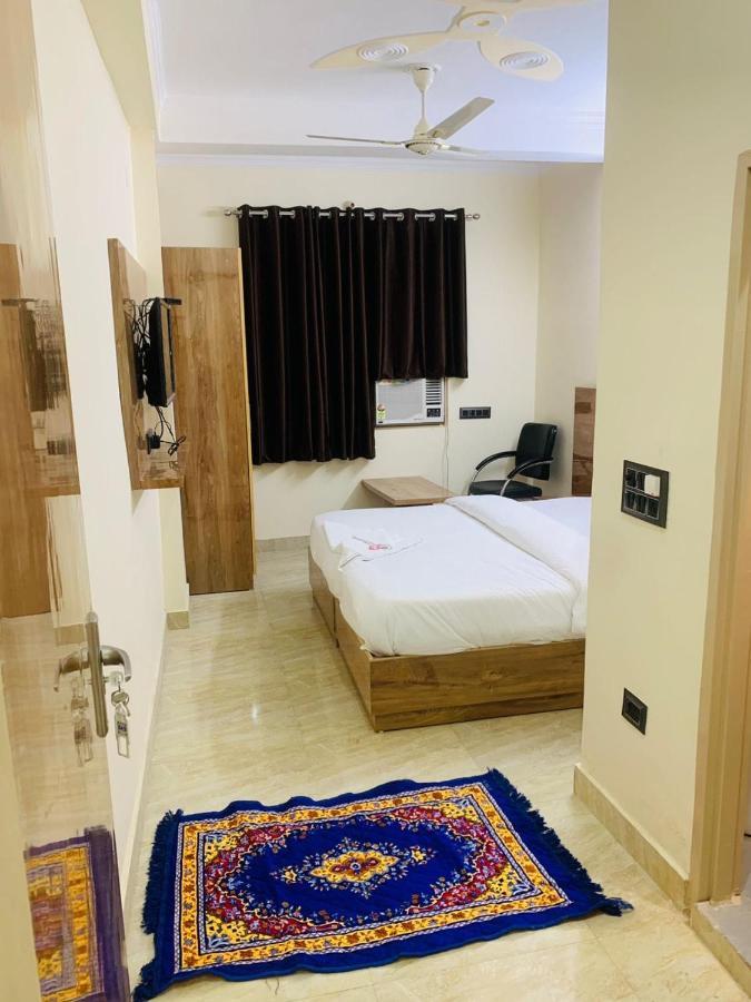 Hotel Shri Ram นิวเดลี ภายนอก รูปภาพ